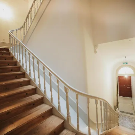 Guest Batalha Garden Apartment